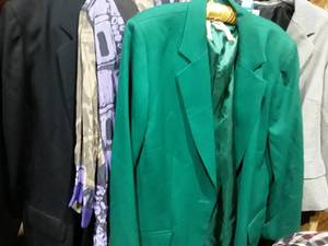 lot 1608 image: Womens Suit Jackets Size 2X