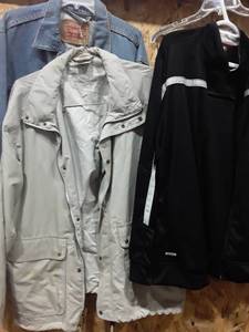 lot 1613 image: 3 Mens Jackets Size Large