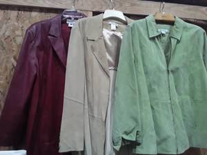 lot 1619 image: 3 Womens Leather Coats. Sized 2X to 3X