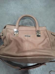 lot 1631 image: VINCE CAMUTO purse