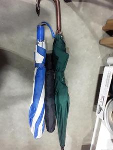 lot 1634 image: 3 Umbrellas