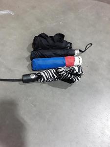 lot 1635 image: 4 Umbrellas