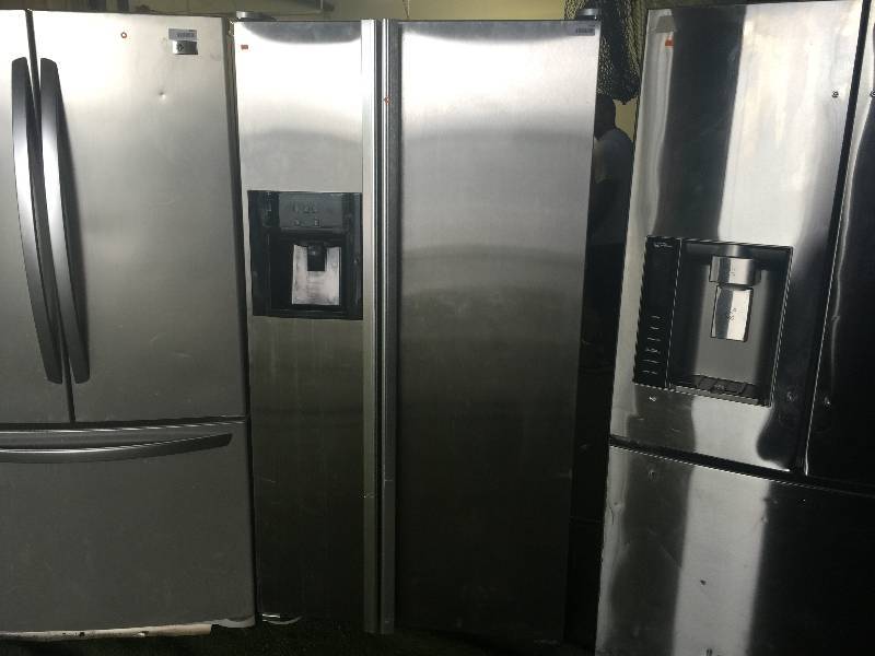 lot 8420 image: Jenn-Air(R) 22 cu. ft. Cabinet Depth Side-By-Side Refrigerator.
