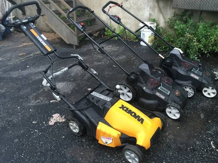lot 8423 image: 3 BATTERY OPERATED MOWERS