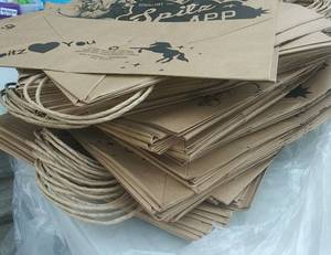 lot 2311 image: 100 Brown Paper Bags with Handles