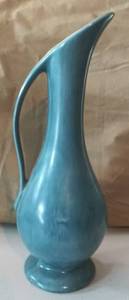 lot 2366 image: Nice Blue Vase Helens Clay House 1960