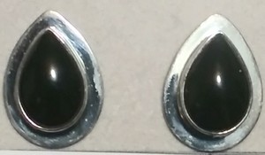 lot 2601 image: Beautiful Sterling Silver Onyx Earrings