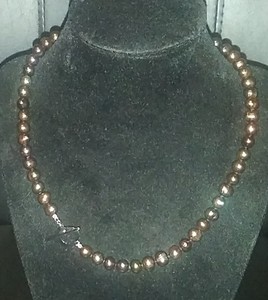 lot 2631 image: Fresh Water 7mm Pearl Necklace