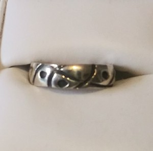 lot 2645 image: Sterling Silver Ring Size 6.5