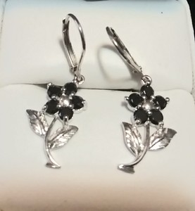 lot 2661 image: Sterling Silver Onyx Earrings