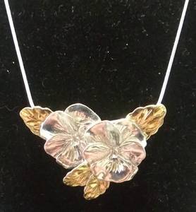 lot 2670 image: Sterling Silver Flower Pendant on Snake SS Chain Retail $360