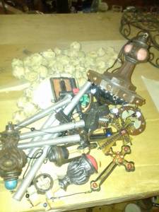 lot 561 image: wind chimes