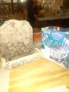 lot 584 image: miscellaneous collectibles