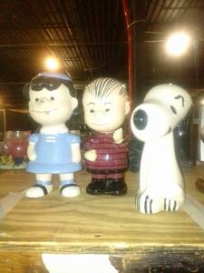 lot 601 image: snoopy collectibles