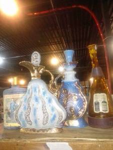 lot 602 image: antique glassware