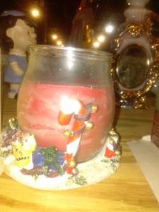 lot 604 image: candle