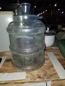 lot 621 image: 1 gallon water jug