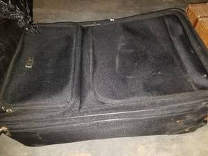 lot 624 image: suitcase