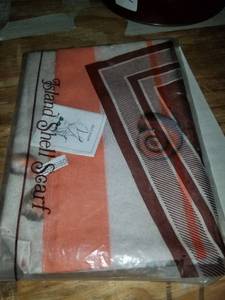 lot 652 image: Scarf