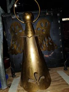 lot 654 image: Angel decoration