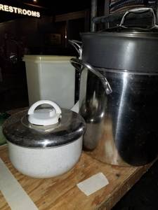 lot 658 image: kitchenware