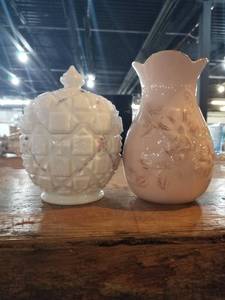 lot 822 image: Glassware