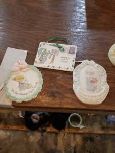 lot 828 image: Precious moments ornaments