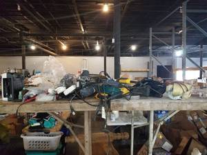 lot 850 image: Assortment of tools