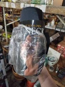 lot 854 image: Neck pillow