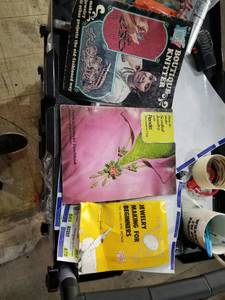 lot 857 image: Jewelry making books