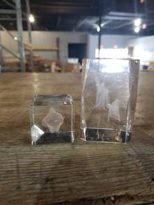 lot 861 image: Glass with design inside