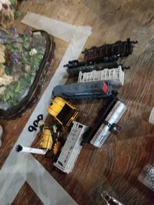 lot 901 image: Toy trains