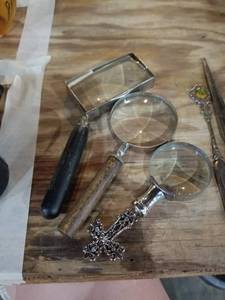lot 912 image: magnifying glasses