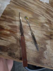 lot 913 image: Metalware