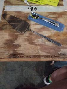 lot 917 image: metalware