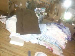 lot 956 image: Random assortment of fabric