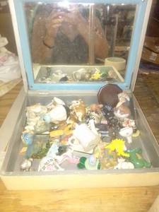 lot 960 image: Box filled with little tinker figures