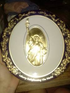 lot 966 image: statue of liberty commemorative plate 1886-1986