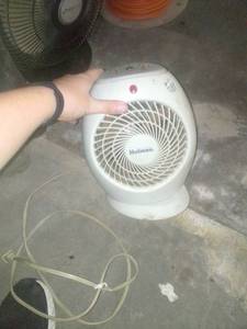 lot 978 image: Holmes heater