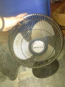 lot 980 image: Lasko fan
