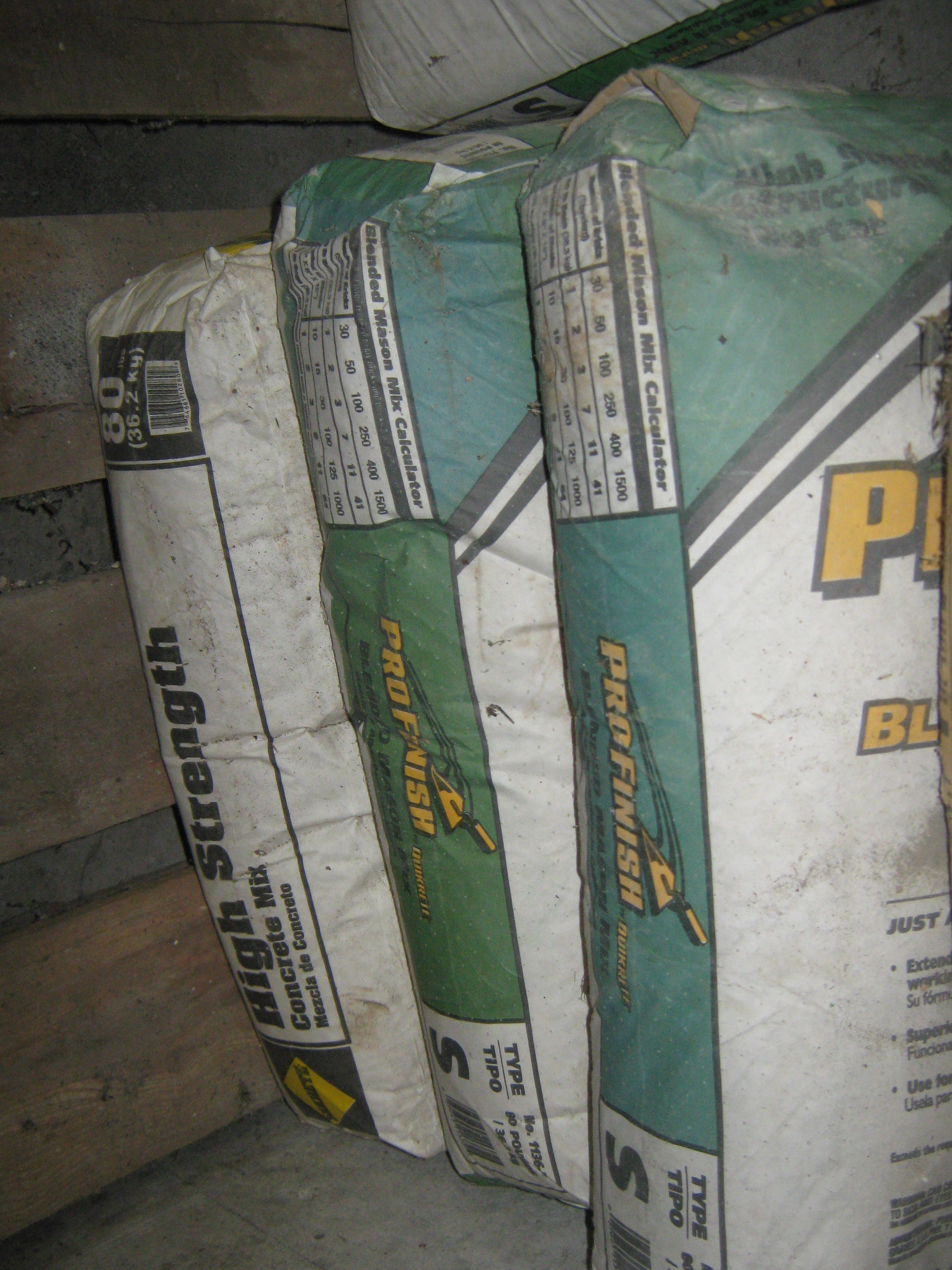(3) bags Mason Mix Pro Finish, (1) High Strength, (1) Quikcrete 60 lb ...
