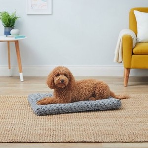 lot 55029 image: MidWest Quiet Time Ombre Swirl Dog Crate Mat, Grey, 24-in