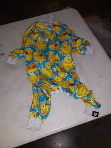 lot 55031 image: RUBBER DUCK ONIES INFANT