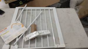 lot 55360 image: White Safety Gate