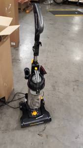 lot 55414 image: Eureka Powerspeed Lightweight Vacuum Black&Yellow