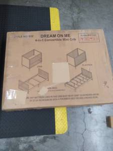 lot 65630 image: DREAM ON ME 4 IN 1 CONVERTIBLE CRIB WHITE