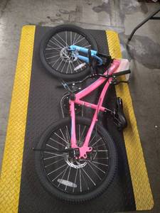 lot 65640 image: CHIPMUNK 20 INCH BICYCLE PINK AND BLUE