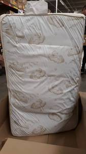 lot 65679 image: Dream On Me Bed