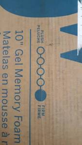 lot 65689 image: Lucid 10 Gel Memory Foam Mattress FULL (firm)