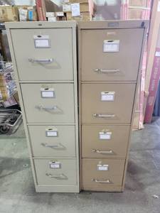 lot 29009 image: (2) 4 Drawer File Cabinets